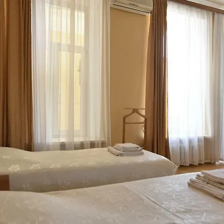 Oktiabrskaya Hotel