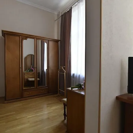 Szálloda Oktiabrskaya *