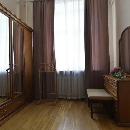 Oktiabrskaya Szálloda *