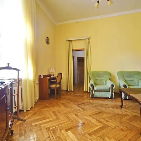 Oktiabrskaya Szálloda *