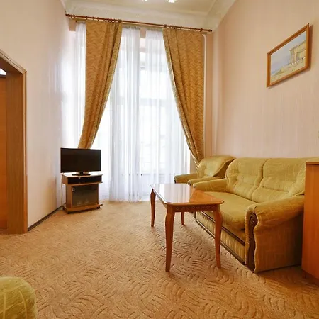 Hotel Oktiabrskaya *